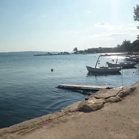 Apartment Studio Apartman Pape Kastela